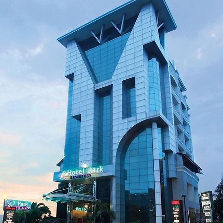 Hotel Park Residency, Kakkanad Kochi Extérieur photo